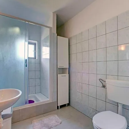 Sea Side Apartment *