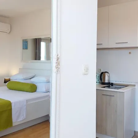 Sea Side Apartment