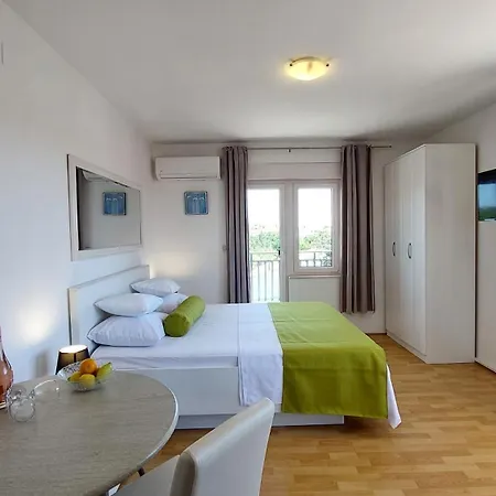 Sea Side Apartment