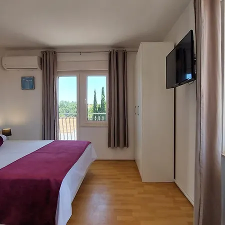 Sea Side Apartment *